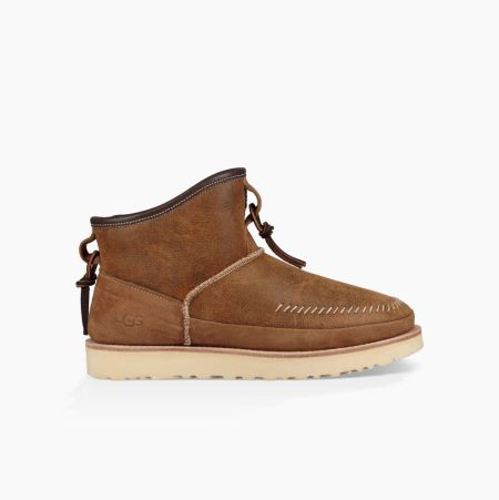 UGG Campfire Bomber Pull-On Brown Boots for Men (QJUA81596)